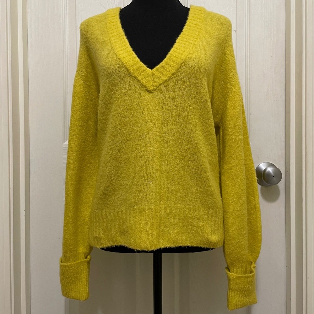 Elan Wool Fox Blend Knit Sweater‎ Chartreuse Yellow Soft V Neck Oversized Small